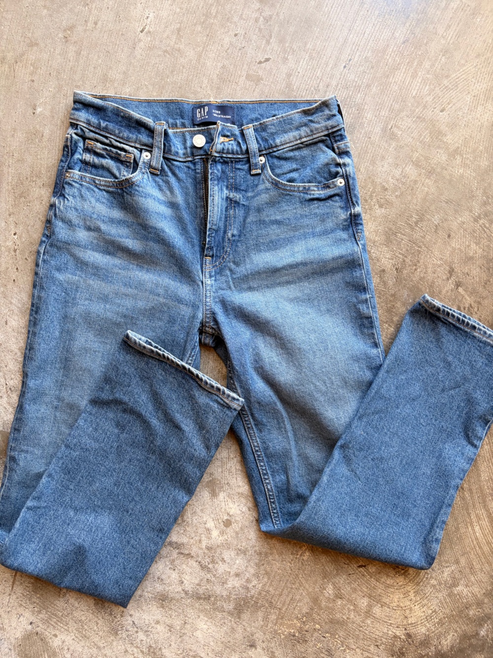 GAP Women's Straight Leg Jeans in Medium Blue Wash